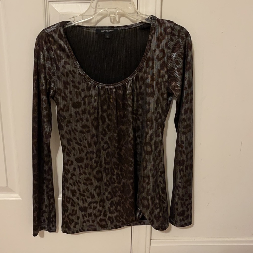 Brand: Karen Kane Color: Silver Gray with Brown Size: Small